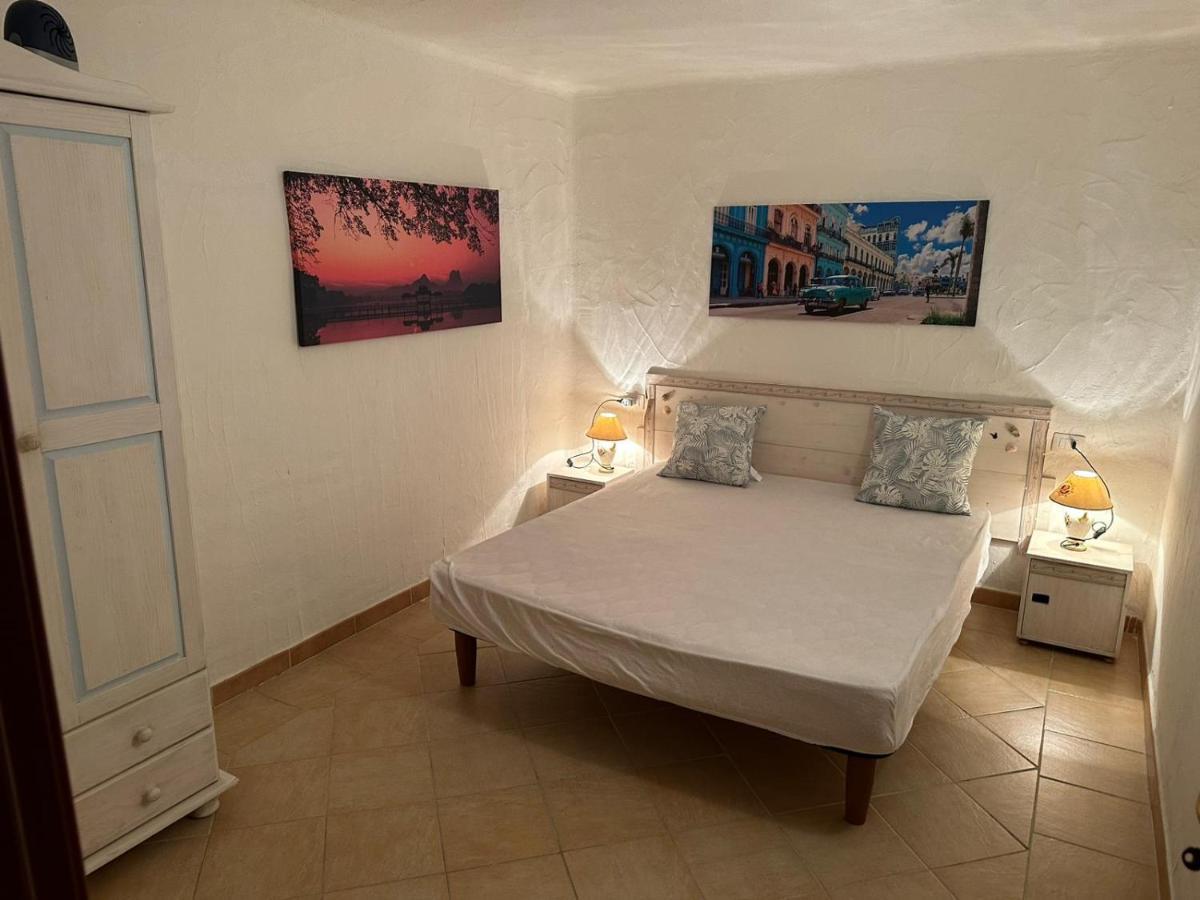 Lightblue-Celeste Central Apartment In Porto Rotondo Exterior photo